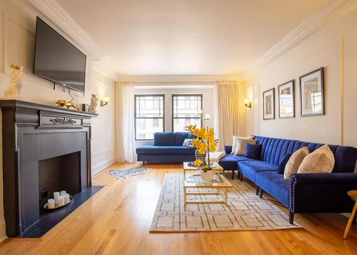 Gold Coast Mag Mile Location #2 Apartment Chicago